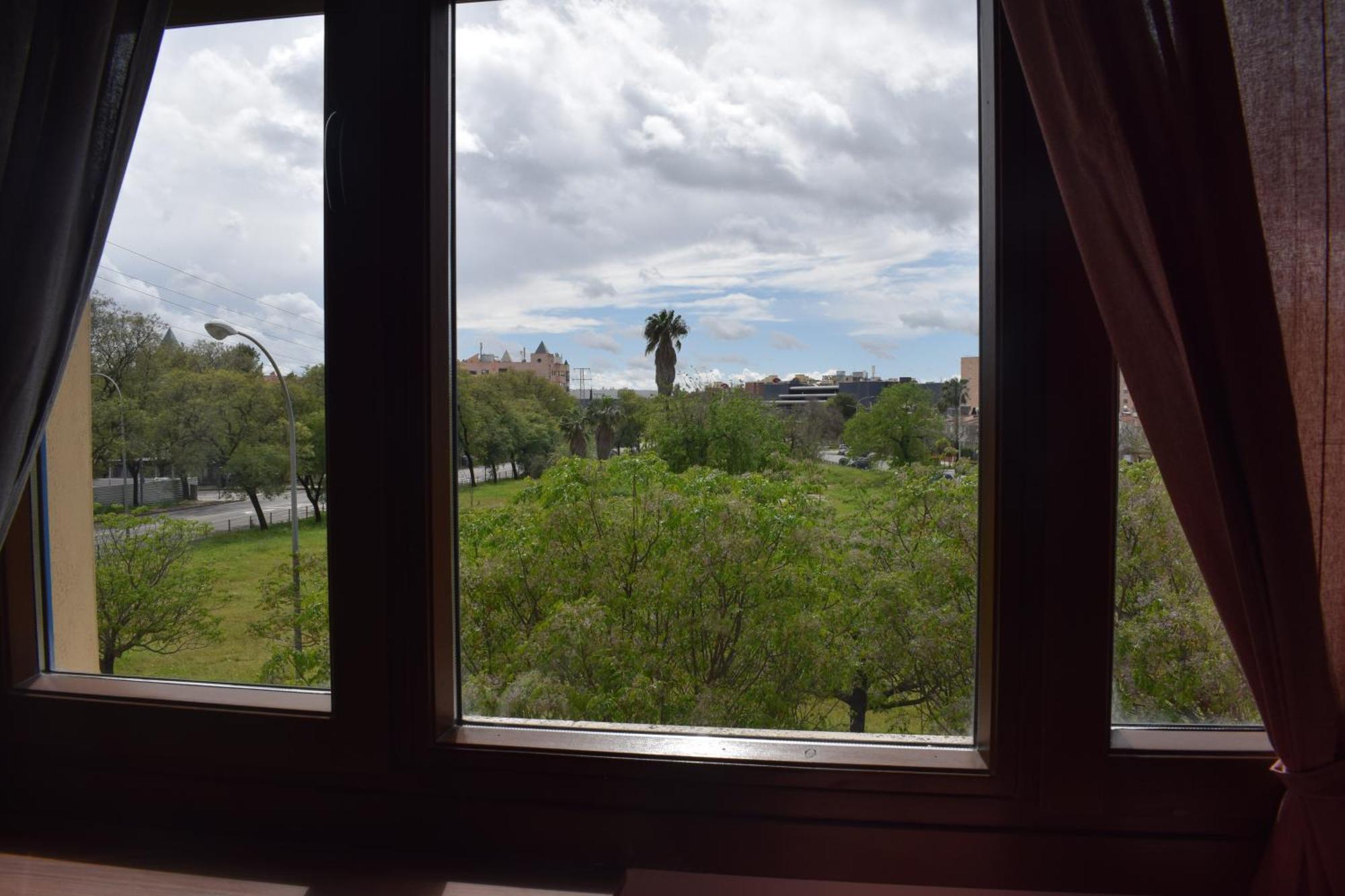 Fibes Lux Sevilla Este. Bagian luar foto